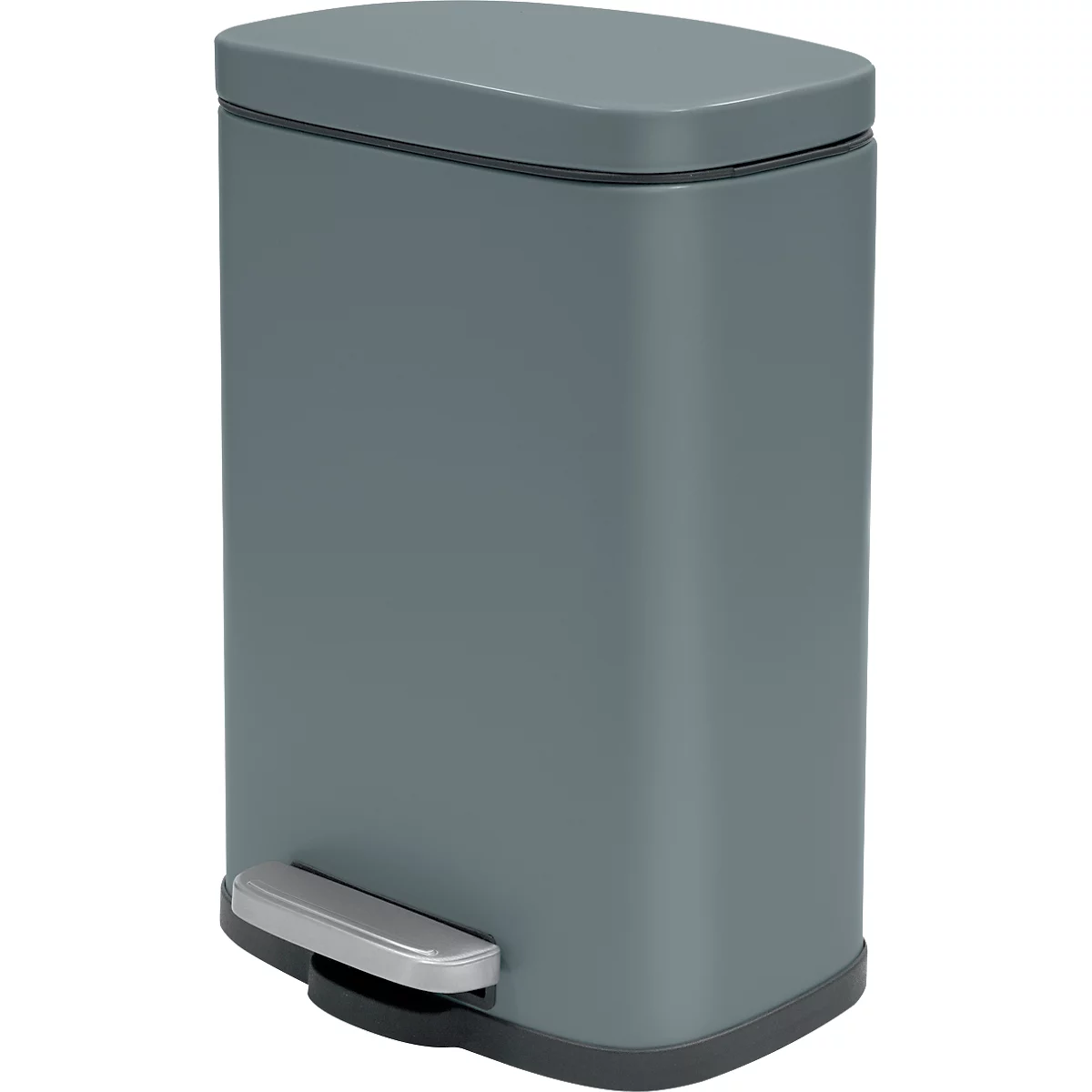 Poubelle rectangulaire grise avec couvercle et pédale. Il y a une marche de couleur argentée à l'avant.