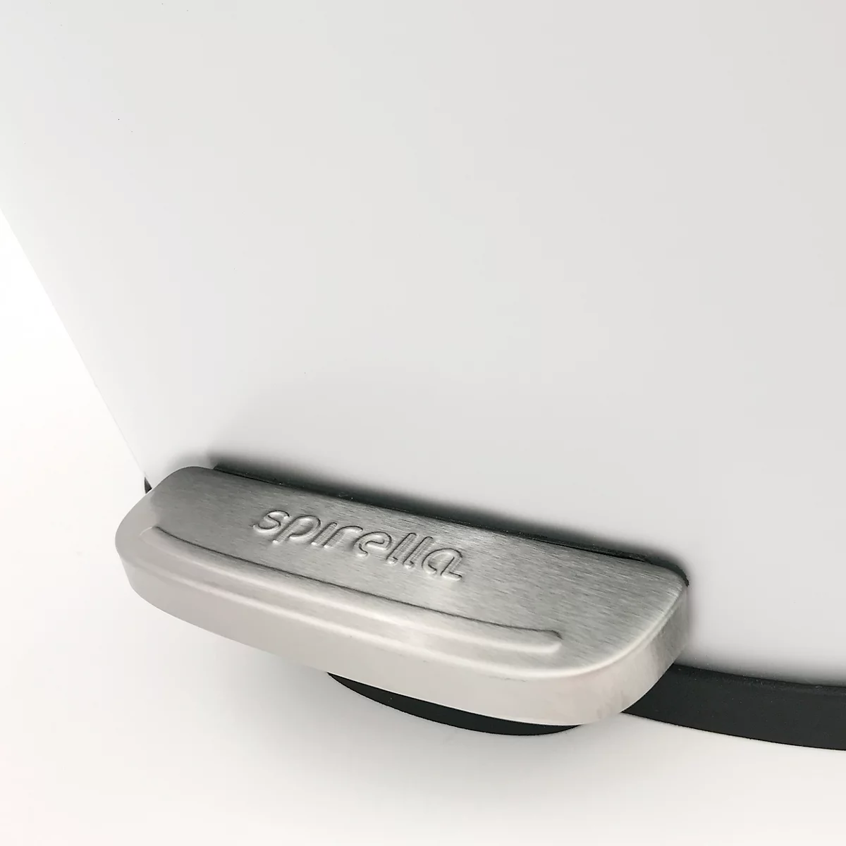 SPIRELLA Poubelle à pédale AKIRA, 30 litres, mécanisme à pédale, L 343 x l 235 x H 629 mm, blanc