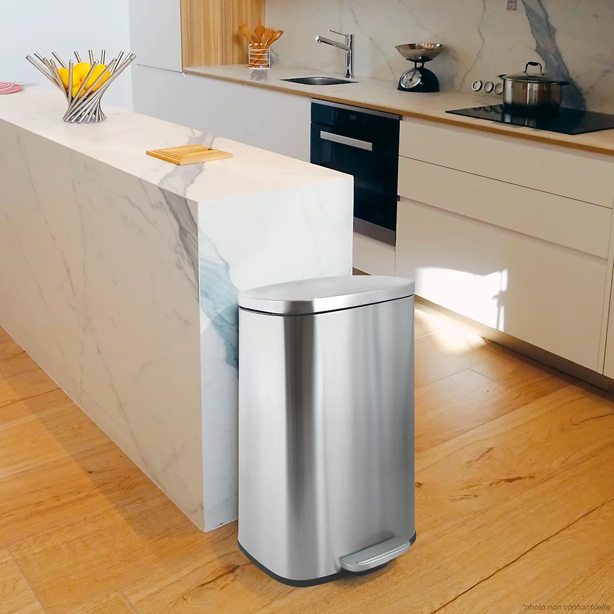 SPIRELLA Poubelle à pédale AKIRA, 30 litres, mécanisme à pédale, L 343 x l 235 x H 629 mm, inox