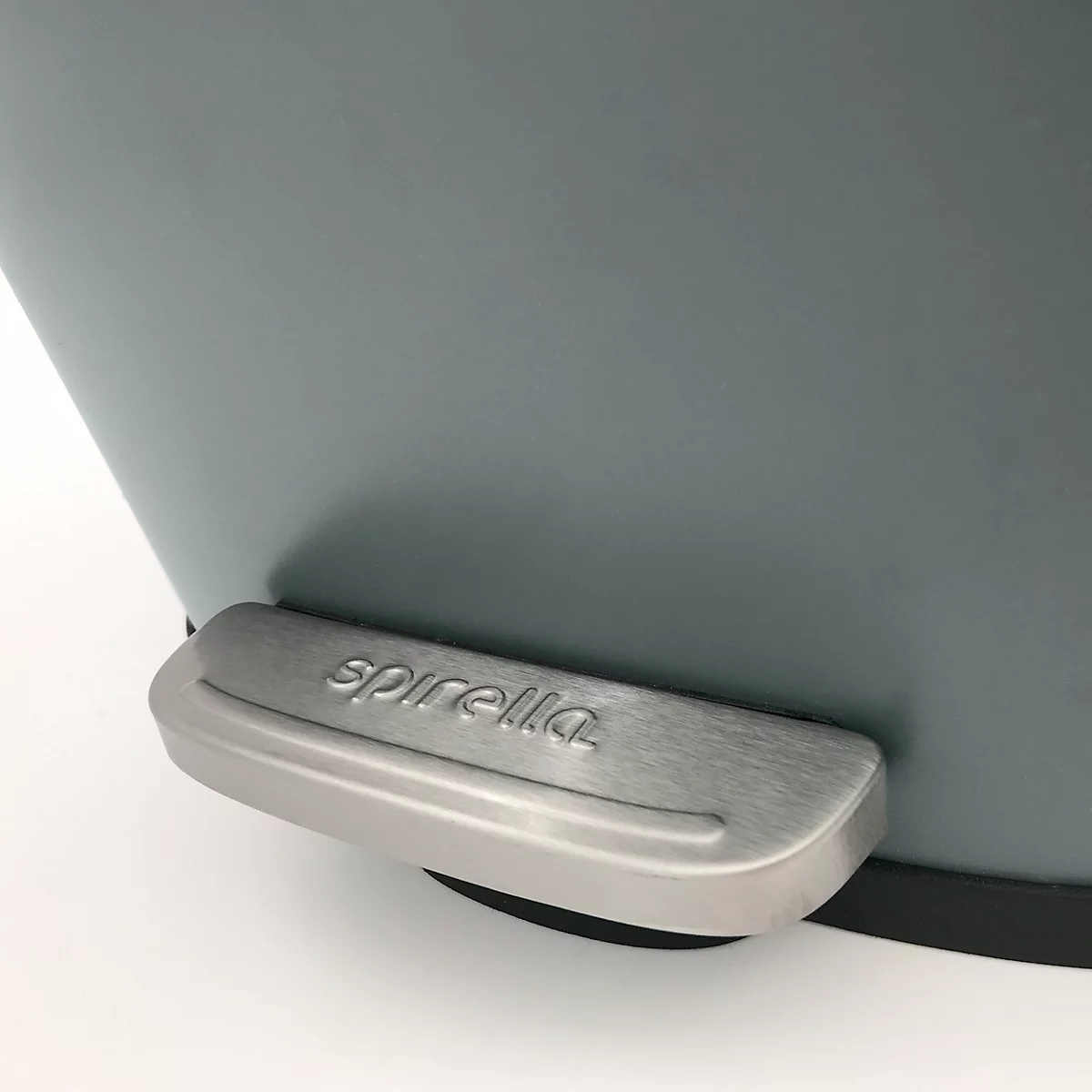 SPIRELLA Poubelle à pédale AKIRA, 50 litres, mécanisme à pédale, L 297 x L 427 x H 643 mm, gris