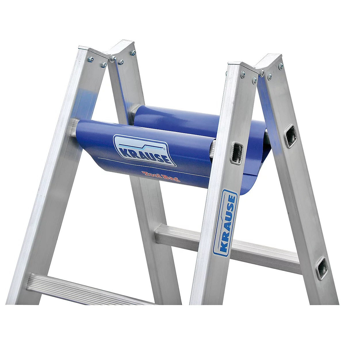 Nahaufnahme einer silbernen Leiter mit blauer Krause-Rolle; Logo sichtbar.