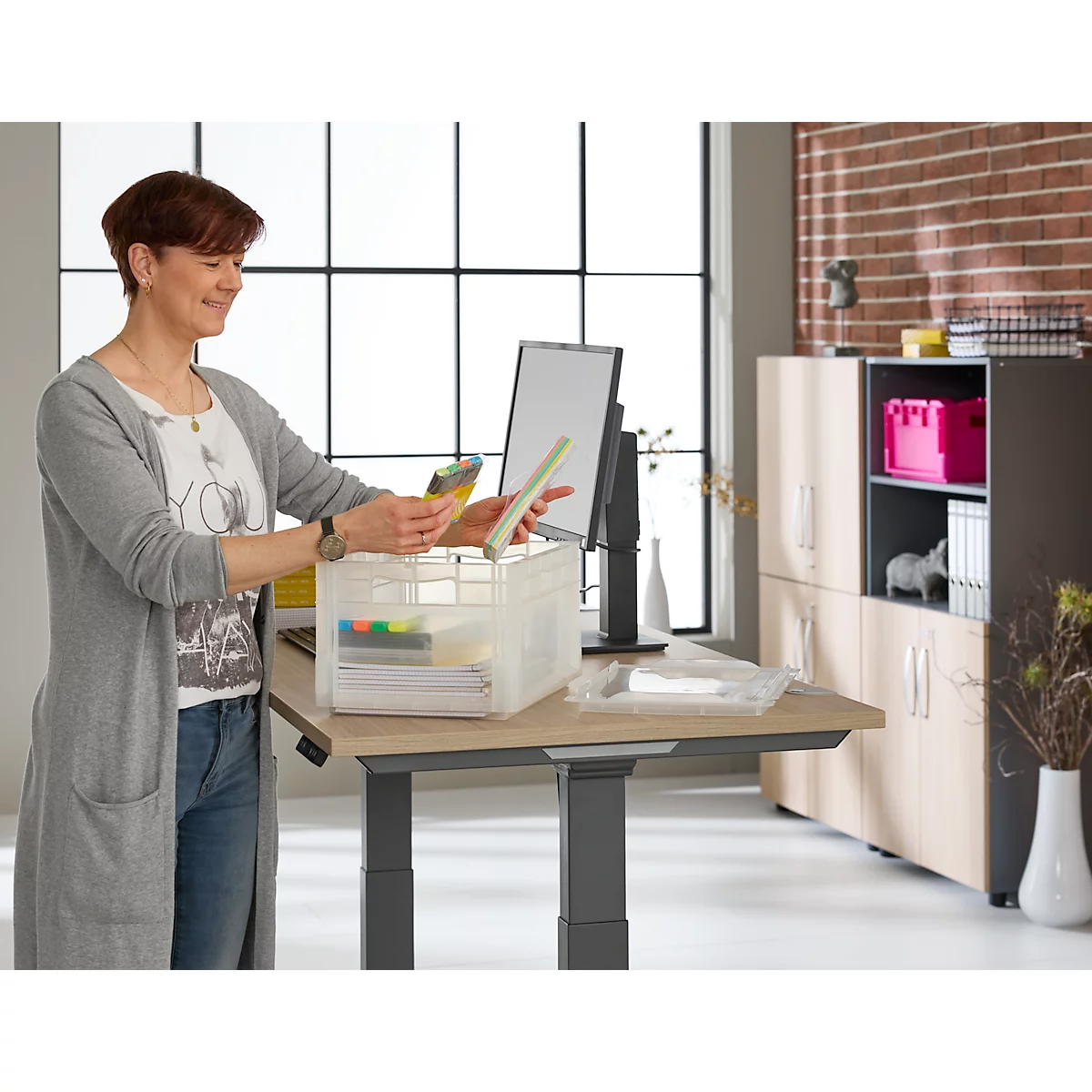 SSI Schäfer Bacs légers Euro-Box ELB 4220 avec couvercle, polypropylène, L 400 x l 300 x H 220 mm, 20,4 litres, translucide