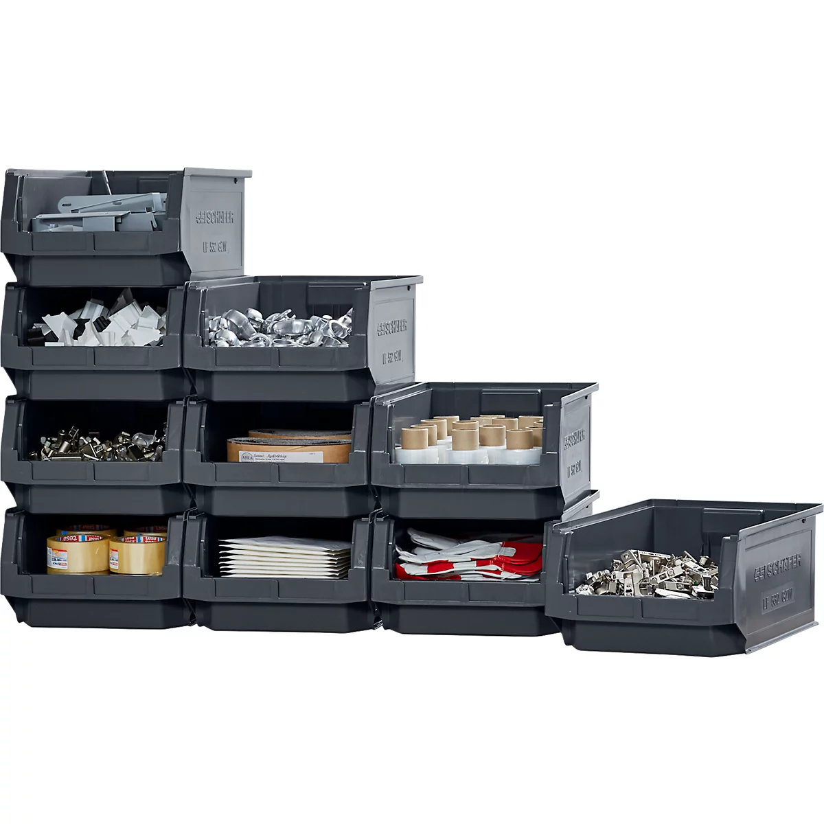 Cajas de plástico grises, apiladas y llenas de varios contenidos.