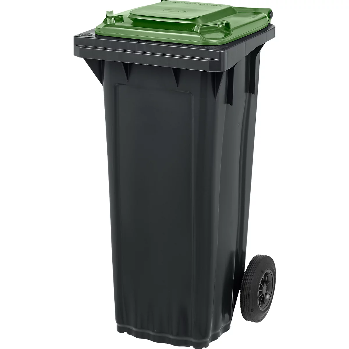 Ein grüner Deckel liegt auf einem schwarzen Müllcontainer. Ein Rad ist am unteren Ende des Containers sichtbar.