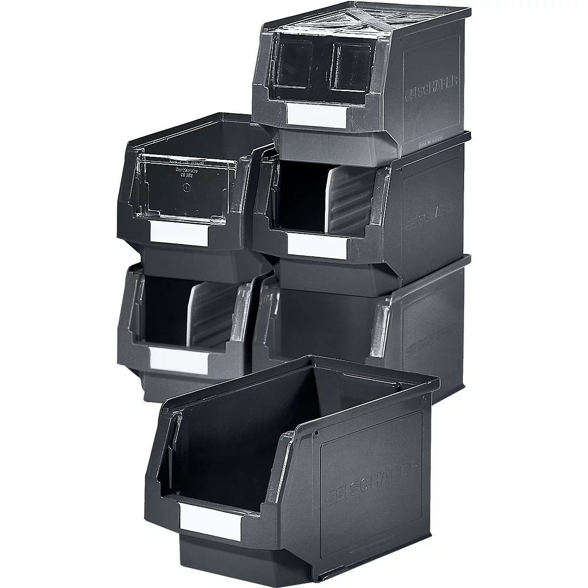 Schwarze Kunststoff-Lagerbox, schräg von oben fotografiert. Die Box hat offene Seiten und eine offene Vorderseite.