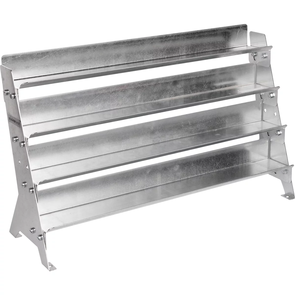 Metalen plank met vier niveaus. De plank staat iets schuin en is volledig zilver.