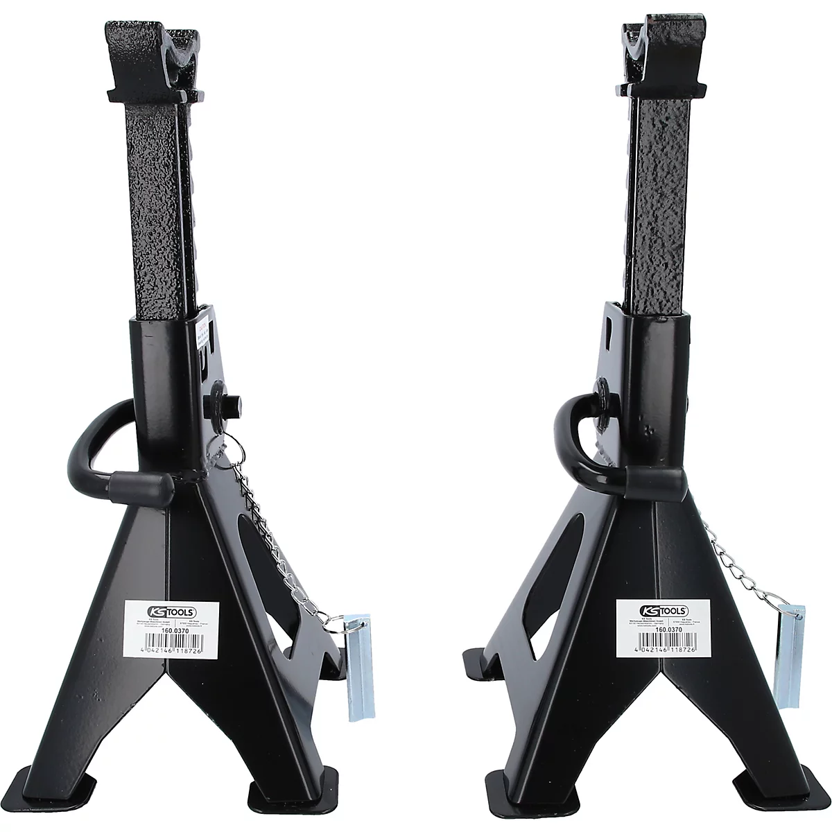 Zwei schwarze Wagenheberständer stehen nebeneinander. Sie sind aus Metall, haben eine dreieckige Basis und eine verstellbare Stütze.