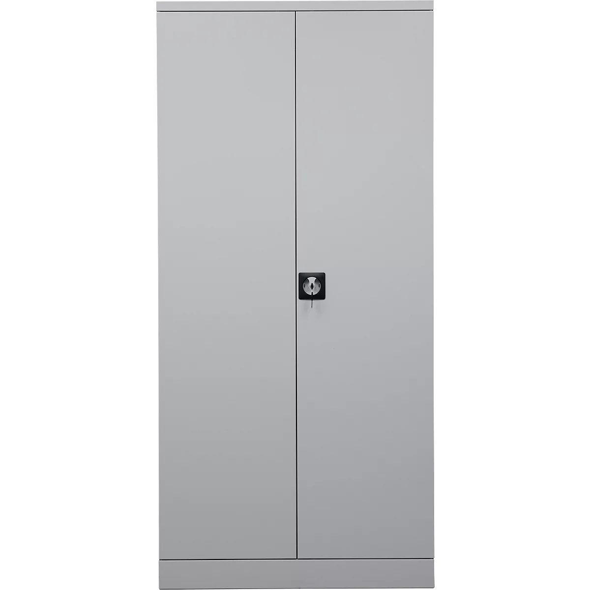Ein grauer Metallschrank mit zwei Türen und einem zentralen Schloss auf neutralem Hintergrund.