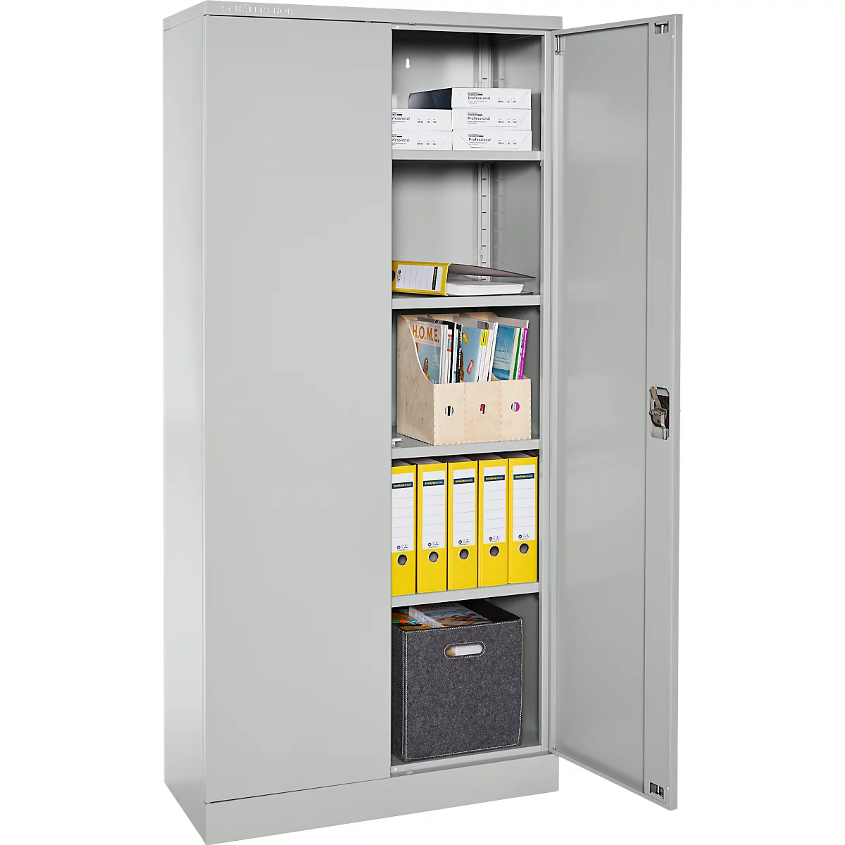 Grauer Metallschrank mit zwei Flügeltüren, davon eine offen mit Aktenordnern und Boxen in den Regalfächern.