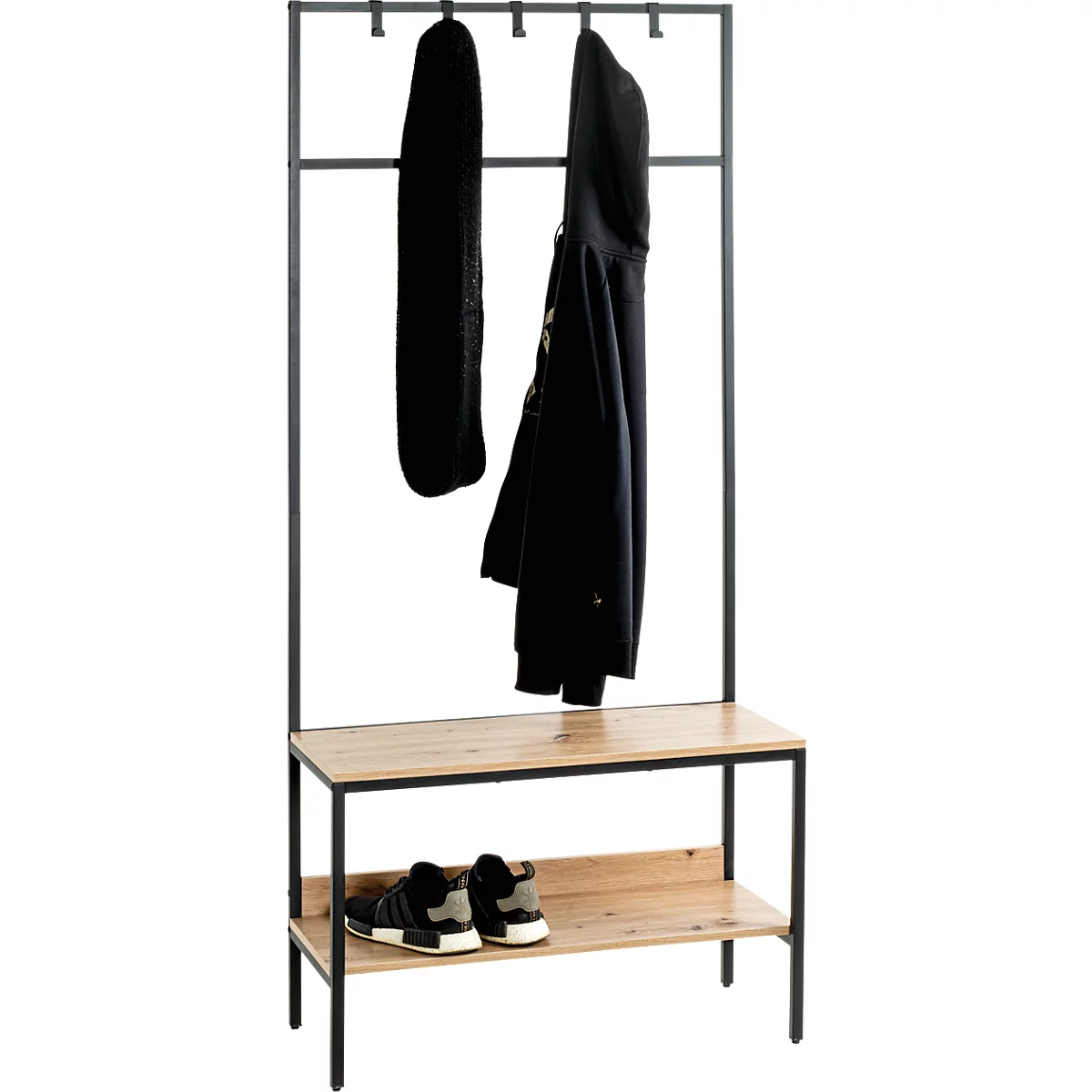 Garderobenständer mit Holzböden, Metallrahmen, hängendem Schal und Jacke, sowie Schuhen.