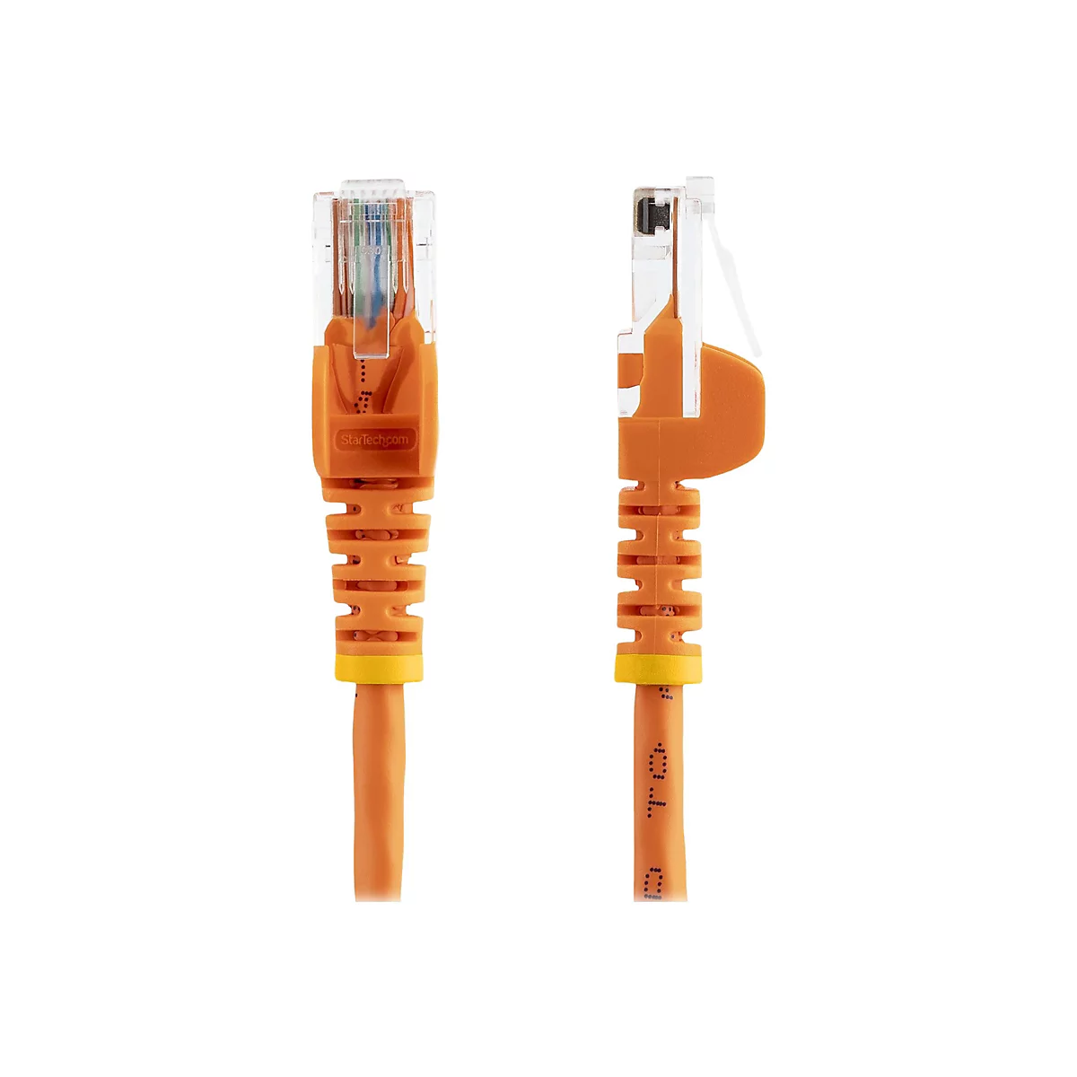 Zwei orangefarbene Netzwerkkabel-Stecker im Detail. Einer zeigt die Front, der andere die Seite. Auf den Steckern steht "StarTech.com".