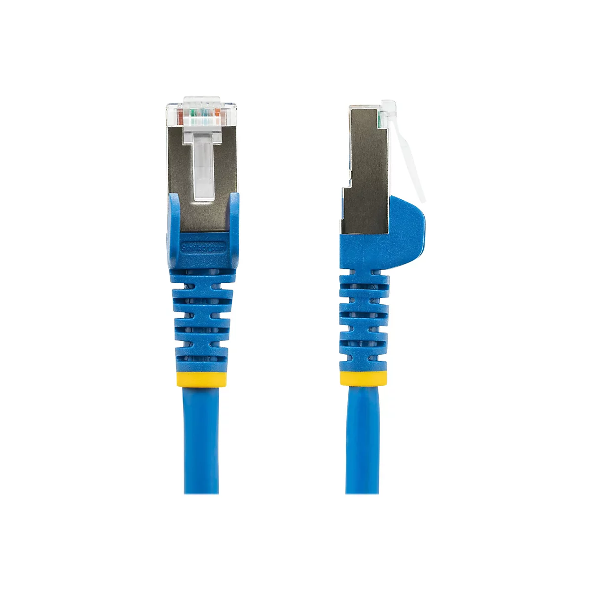 Zwei blaue Netzwerkkabel mit Steckern, gelben Akzenten und weißem Hintergrund.