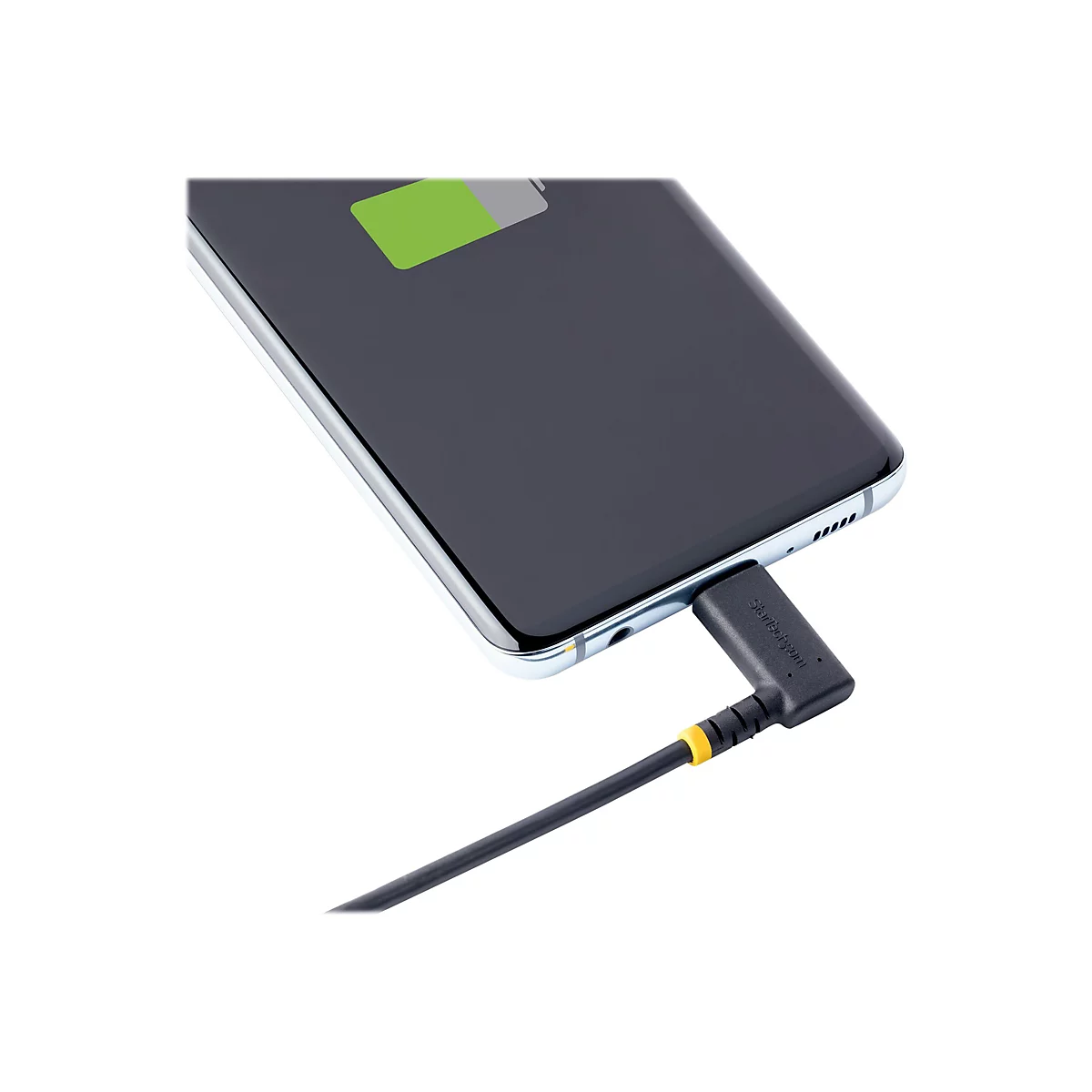 Smartphone, der mit einem USB-C-Kabel geladen wird. Auf dem Display wird ein grüner Ladebalken angezeigt. Der Stecker ist in das Gerät eingesteckt.