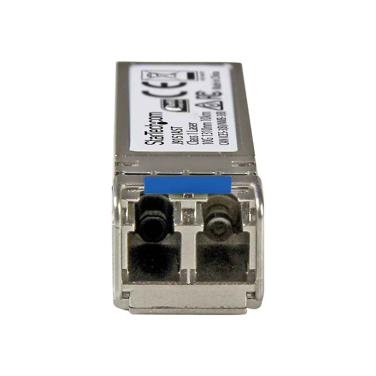 Nahaufnahme eines silbernen Netzwerkadapters mit blauer Markierung und Schriftzug StarTech.com.