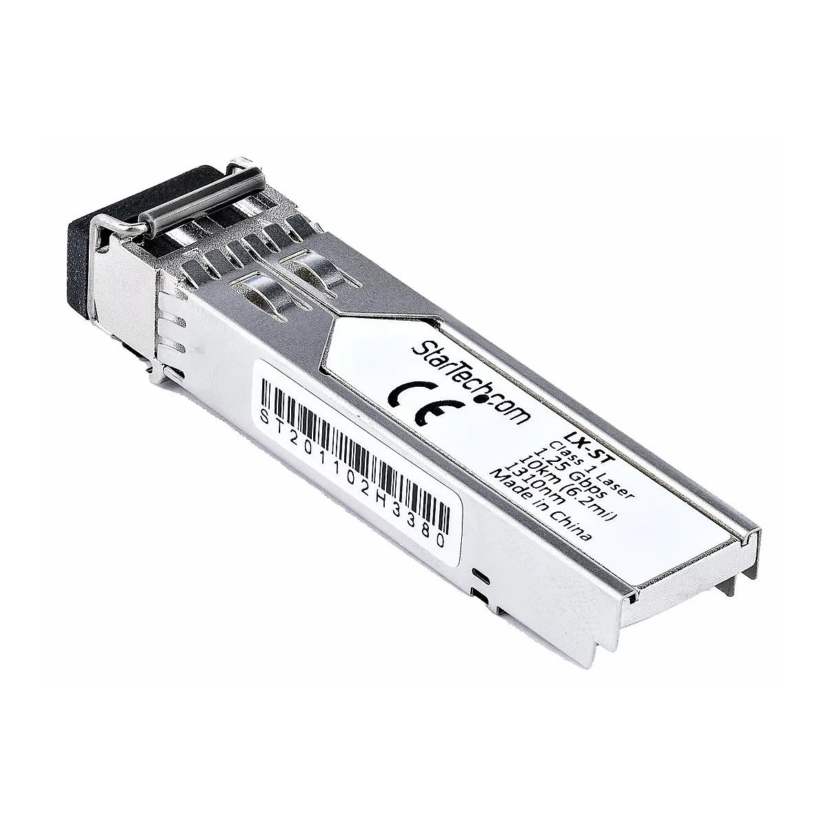 Ein silberner Netzwerkadapter mit Beschriftungen von StarTech, CE-Zeichen, Seriennummern und technischen Daten.