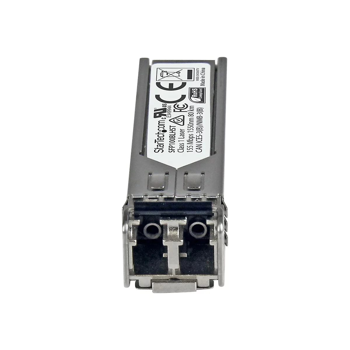 Ein graues SFP-Modul mit Aufschriften von StarTech.com. Das Modul hat zwei Löcher, eine Zertifizierung und das Logo von RoHS.