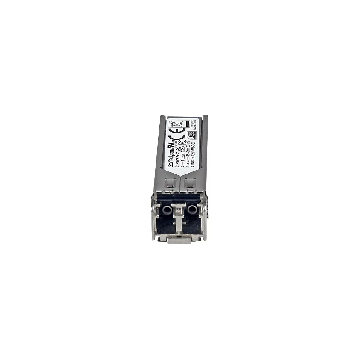 Ein SFP-Transceiver aus Metall. Beschriftung mit technischen Daten, Logo und Zertifizierungen.