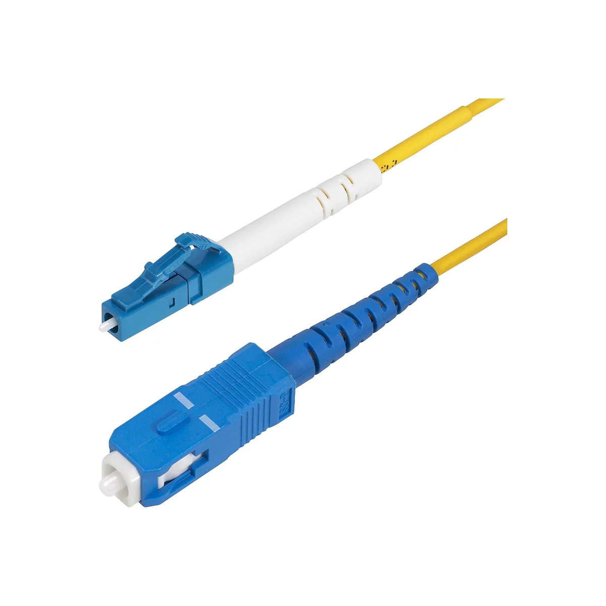 Deux connecteurs de fibre optique bleus et blancs avec des câbles jaunes, isolés sur fond blanc.