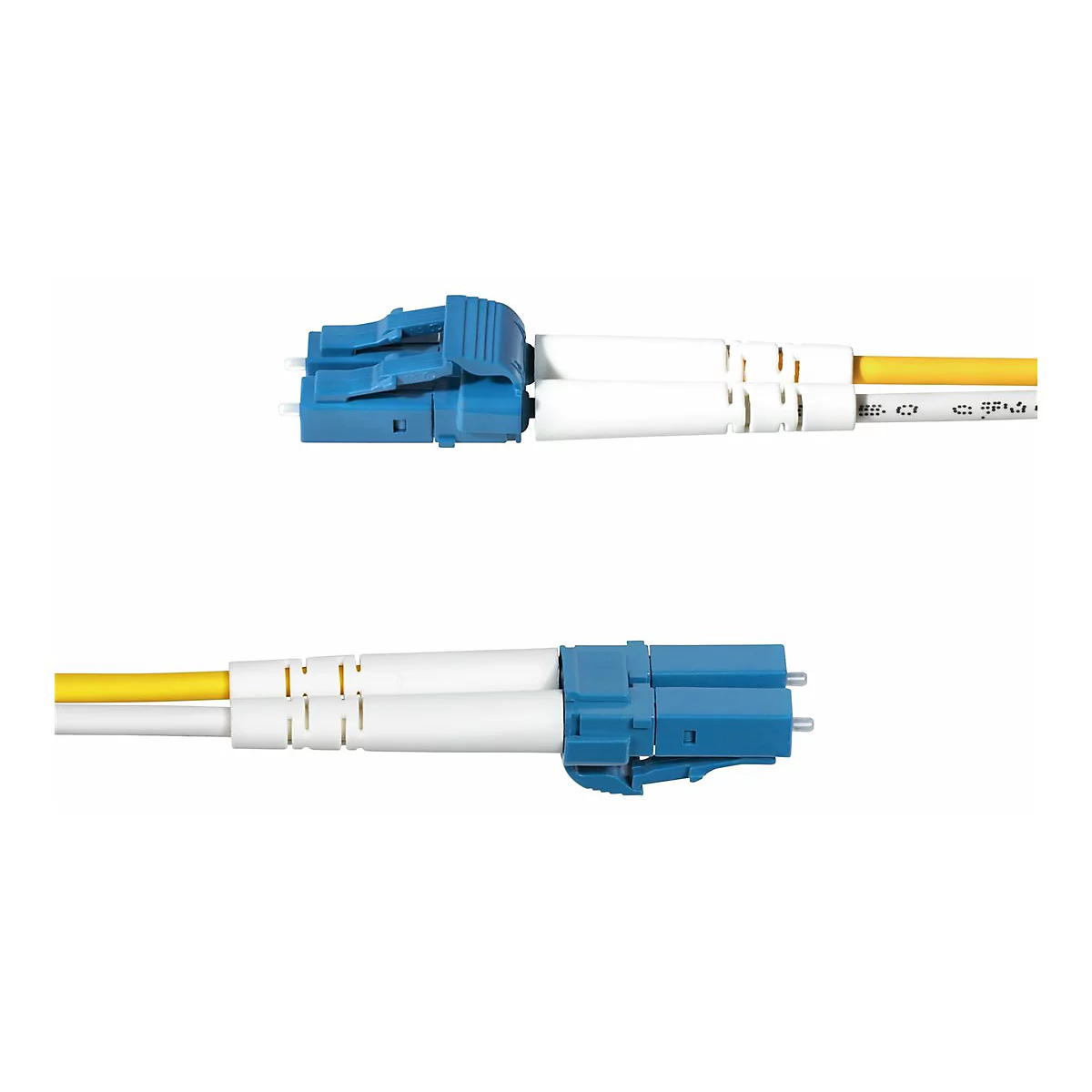Deux câbles à fibre optique avec connecteurs bleus et câbles jaunes/blancs sur fond blanc.
