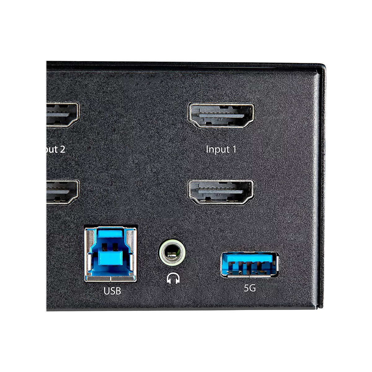 Nahaufnahme der RÃ¼ckseite eines schwarzen HDMI-Switches. HDMI-AnschlÃ¼sse, USB-AnschlÃ¼sse und Audioeingang.