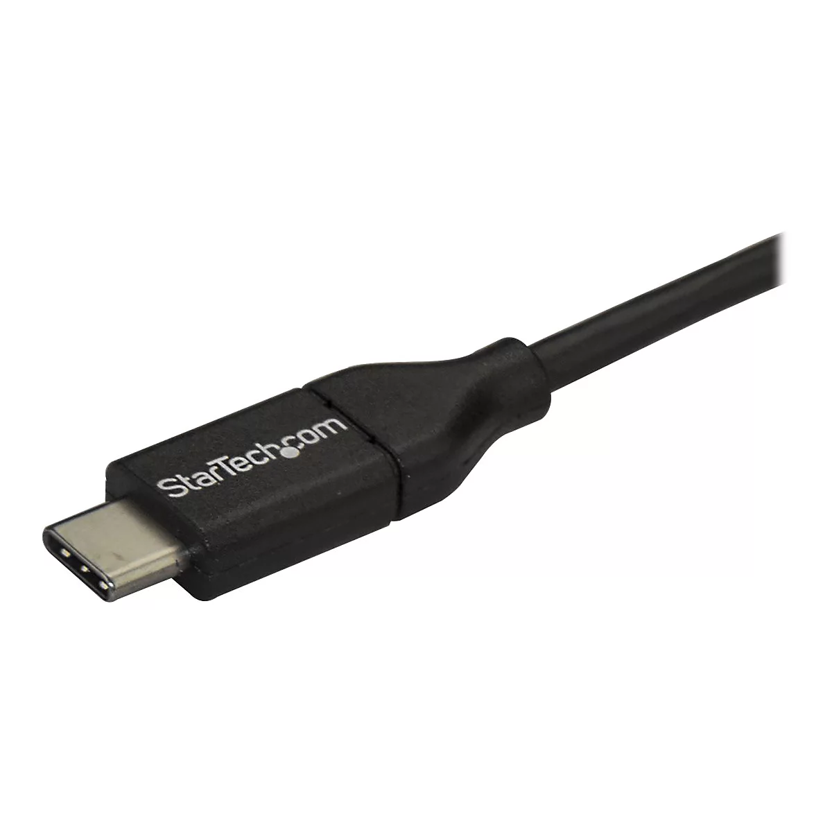 Schwarzes USB-C Kabel. Stecker mit „StarTech.com“ Aufdruck. Hintergrund weiss.