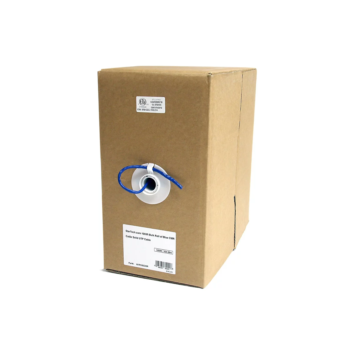 Ein Karton mit einem blauen Kabel, das herausragt. Auf dem Karton befinden sich Produktinformationen und Zertifizierungszeichen.