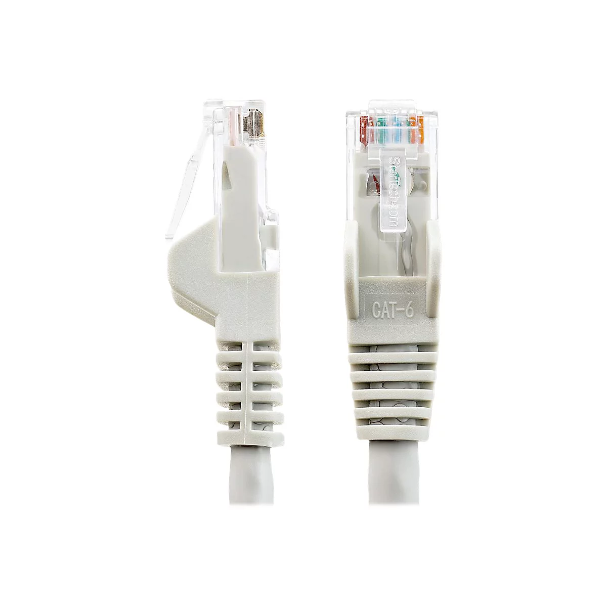 Zwei graue CAT-6-Ethernet-Kabel, nebeneinander, mit transparenten Steckern. Auf einem ist CAT-6 geschrieben.