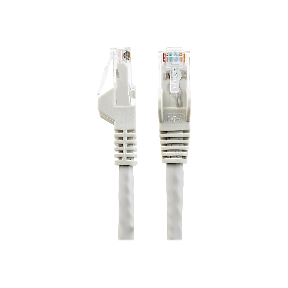 Zwei graue CAT-6-Ethernet-Kabel-Anschlüsse vor weißem Hintergrund. Einer hat einen abgewinkelten Kopf, der andere ist gerade. Auf einem steht "CAT-6".