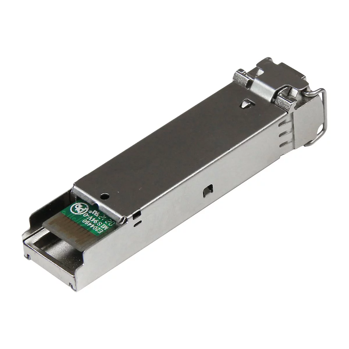 Ein silberfarbener SFP-Transceiver. Vorderseite mit Leiterplatte. Metallgehäuse mit Verriegelung.
