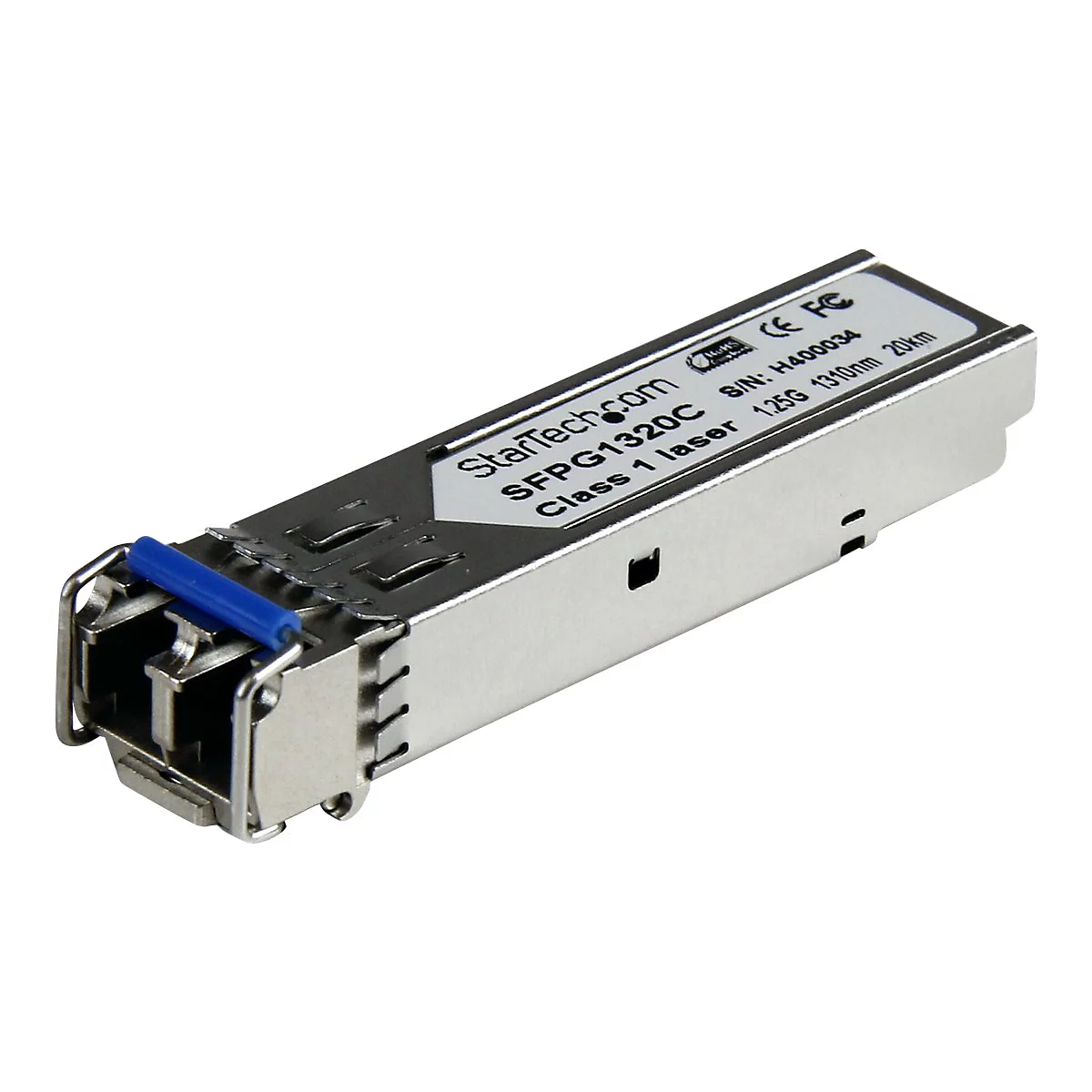 Ein silberner SFP-Transceiver, Details der blauen Verriegelung und des Produktlabels, StarTech.com.