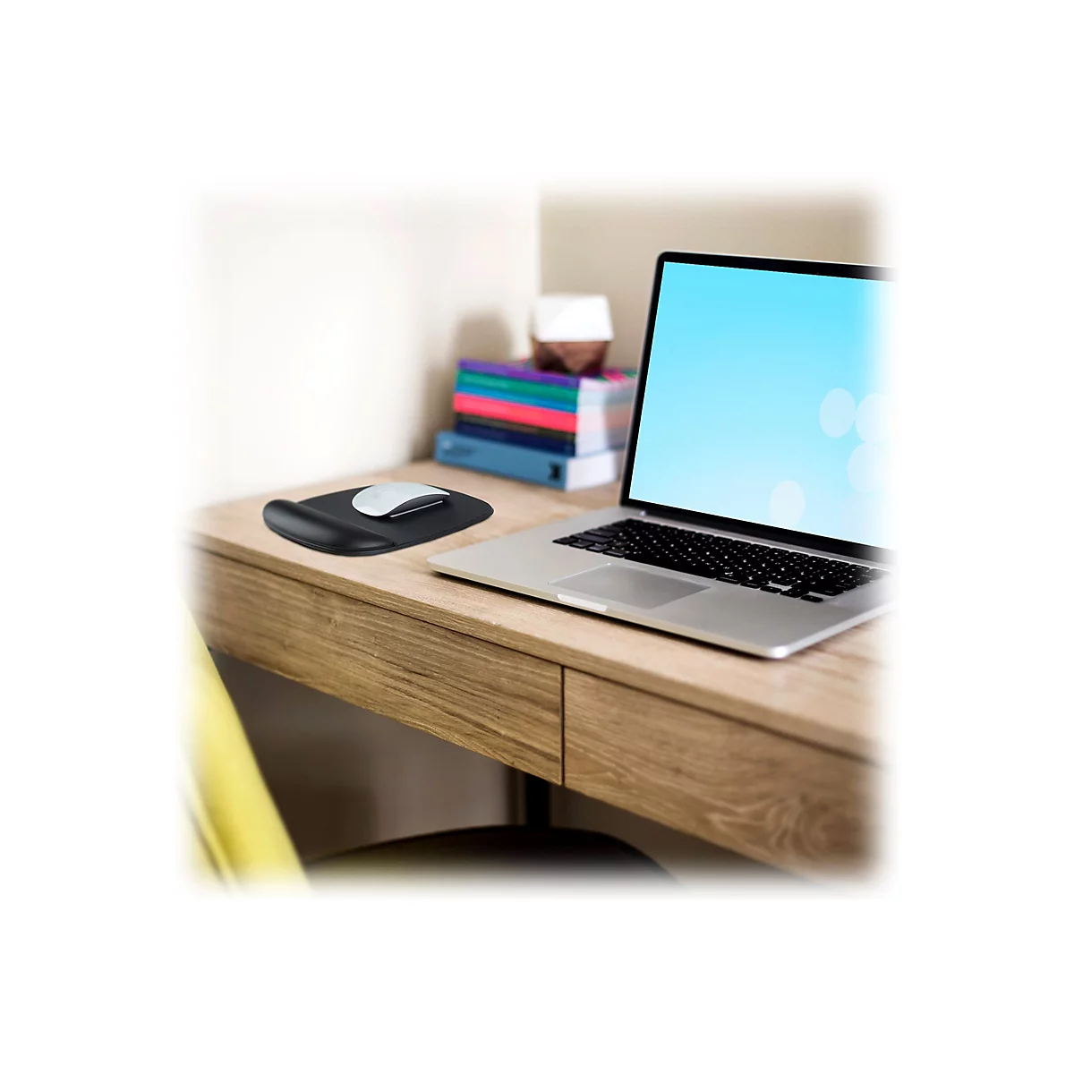 StarTech.com Ergonomisches Mauspad mit Gelkissen, 17x18x2cm, Gepolstertes Gel Mauspad für ergonomischer Arbeitsplatz mit Handgelenkauflage und rutschfeste PU-Basis unterlage (B-ERGO-MOUSE-PAD) - Mauspad mit Handgelenkpolsterkissen - Schwarz - TAA-...