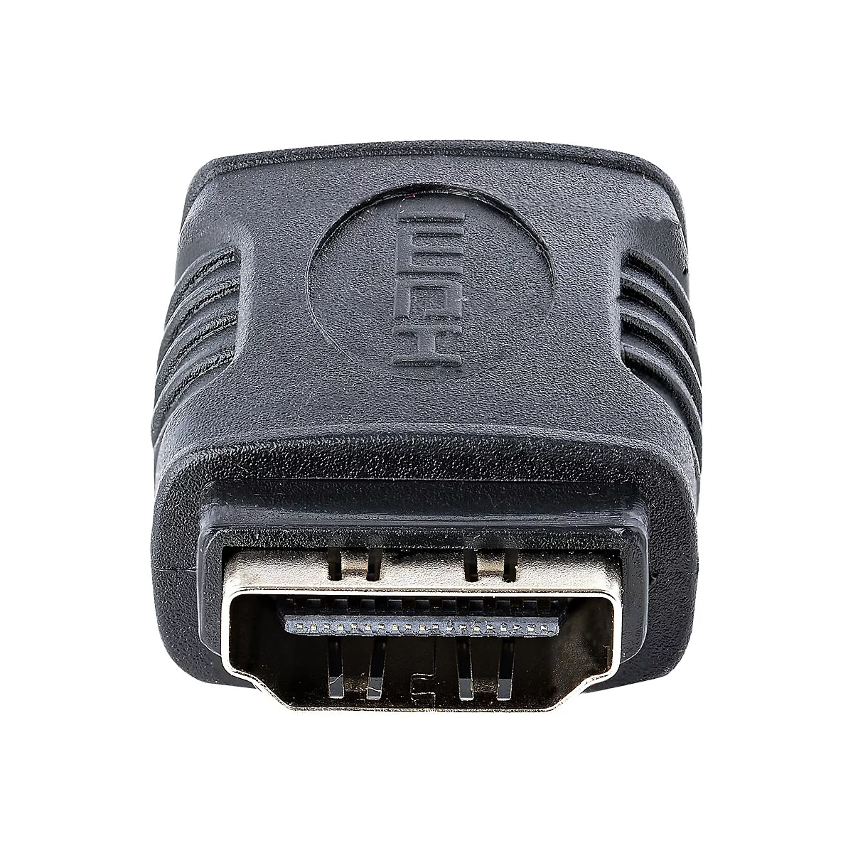 Nahaufnahme eines schwarzen HDMI-Adapters. Der Adapter hat das HDMI-Logo und Metallanschlüsse.