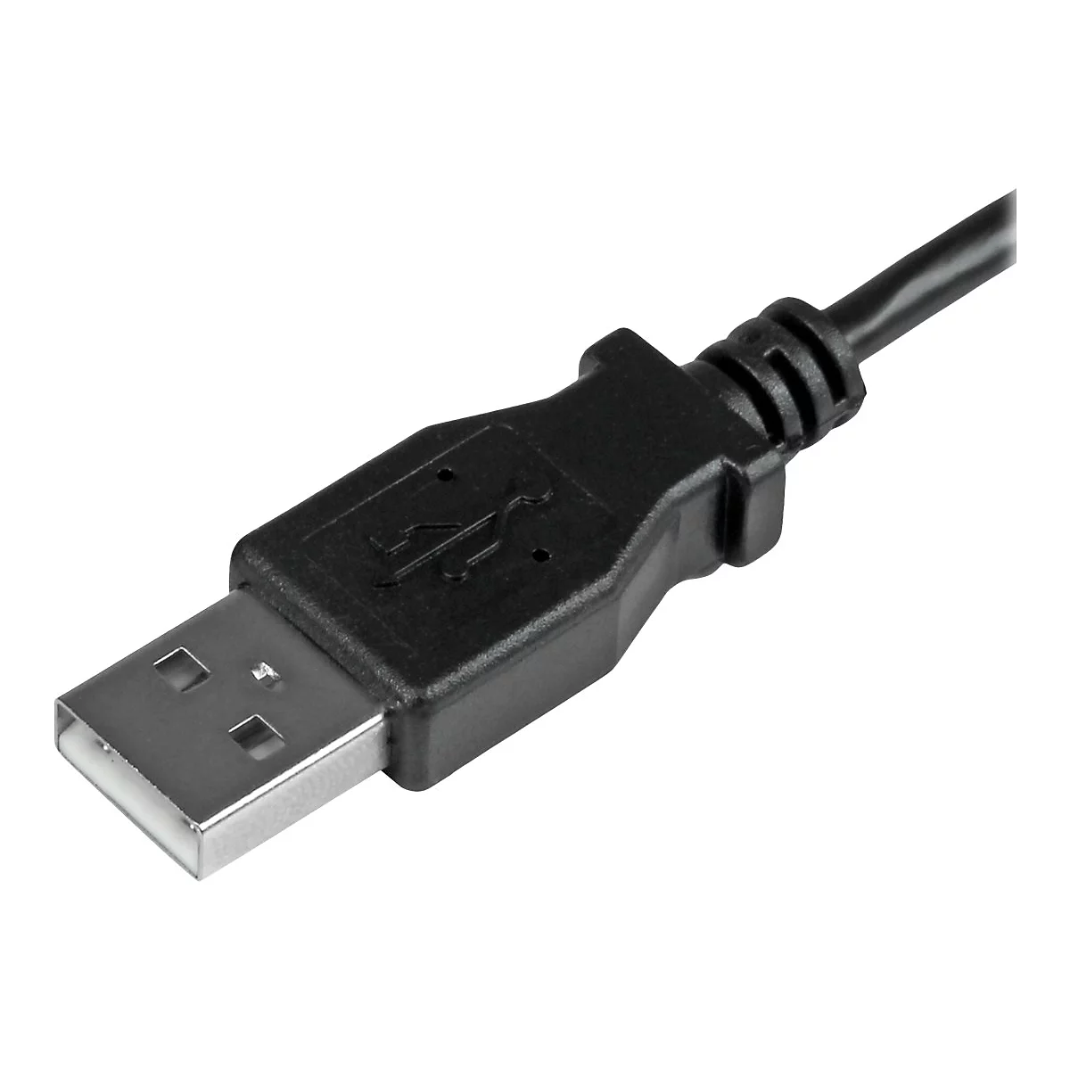Nahaufnahme eines schwarzen USB-Kabels, das in einem Winkel auf weißem Hintergrund liegt.