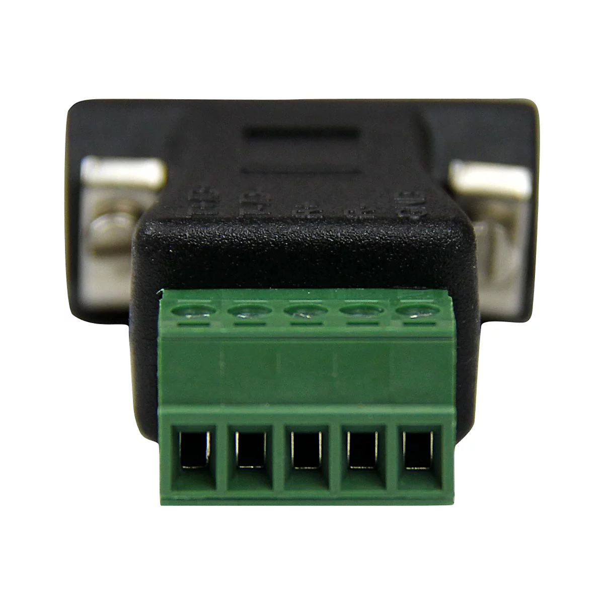 Nahaufnahme eines schwarzen D-Sub-Steckers mit grüner Klemmleiste. Auf dem Stecker sind weiße Buchstaben sichtbar.