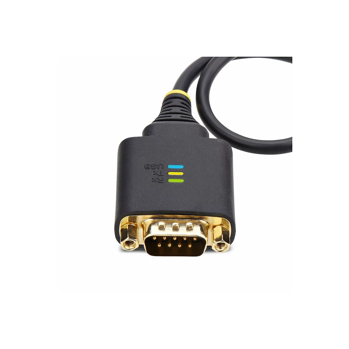 Nahaufnahme eines schwarzen Kabels mit gelben Akzenten und einem Stecker mit goldfarbenen Kontakten. Auf dem Stecker sind drei farbige LED-Leuchten zu sehen.