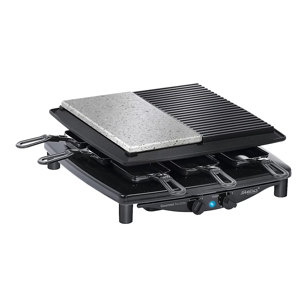 Steba Raclette-Grill mit Steinplatte und gerippter Grillfläche sowie acht Pfännchen vor weißem Hintergrund.