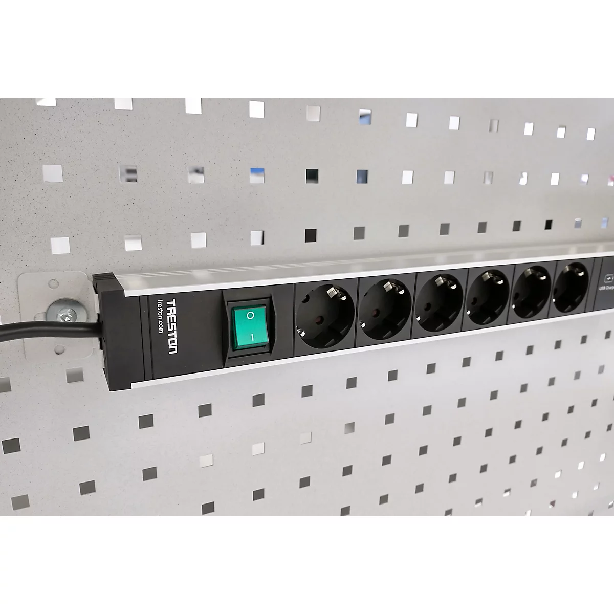 Steckdosenleiste Treston 468/3, 6-fach, 2 x USB A & 2 x CAT6A, An/Aus-Schalter, 4,5 m langes Kabel, B 468 x T 44 x H 52 mm, Aluminium