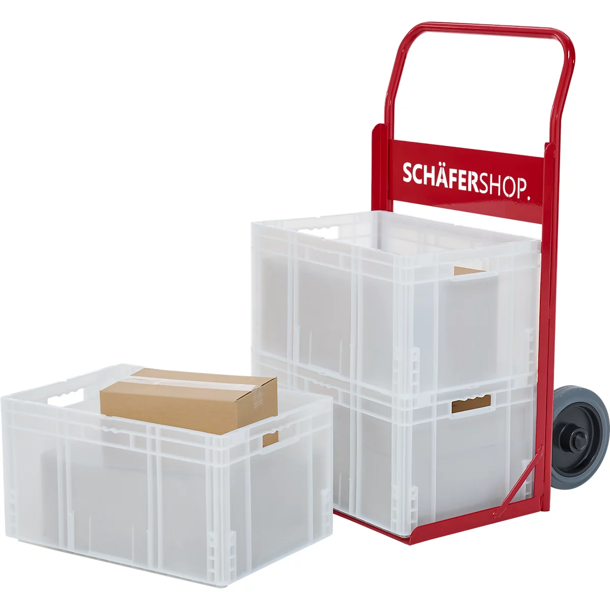 Een rode steekwagen met twee transparante plastic boxen. Op een doos ligt een bruine kartonnen doos. De tekst "SCHÄFERSHOP" is te zien.