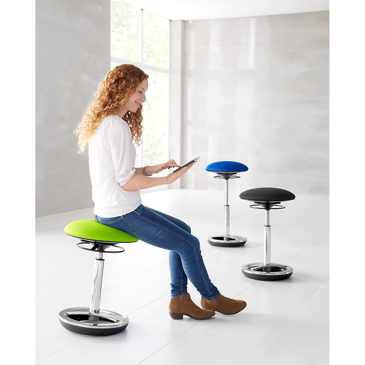 Stehhilfe Sitness HIGH BOB, für ergonomisches Sitzen, höhenverstellbar, horizontaler Schwingeffekt, H 490-700 mm, apfelgrün, Gestell verchromt