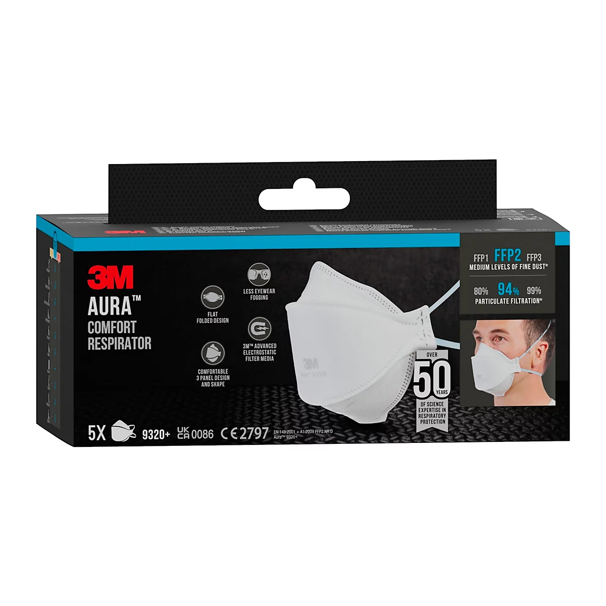 Een doos met witte 3M Aura FFP2 maskers, één masker is uit de verpakking gehaald.