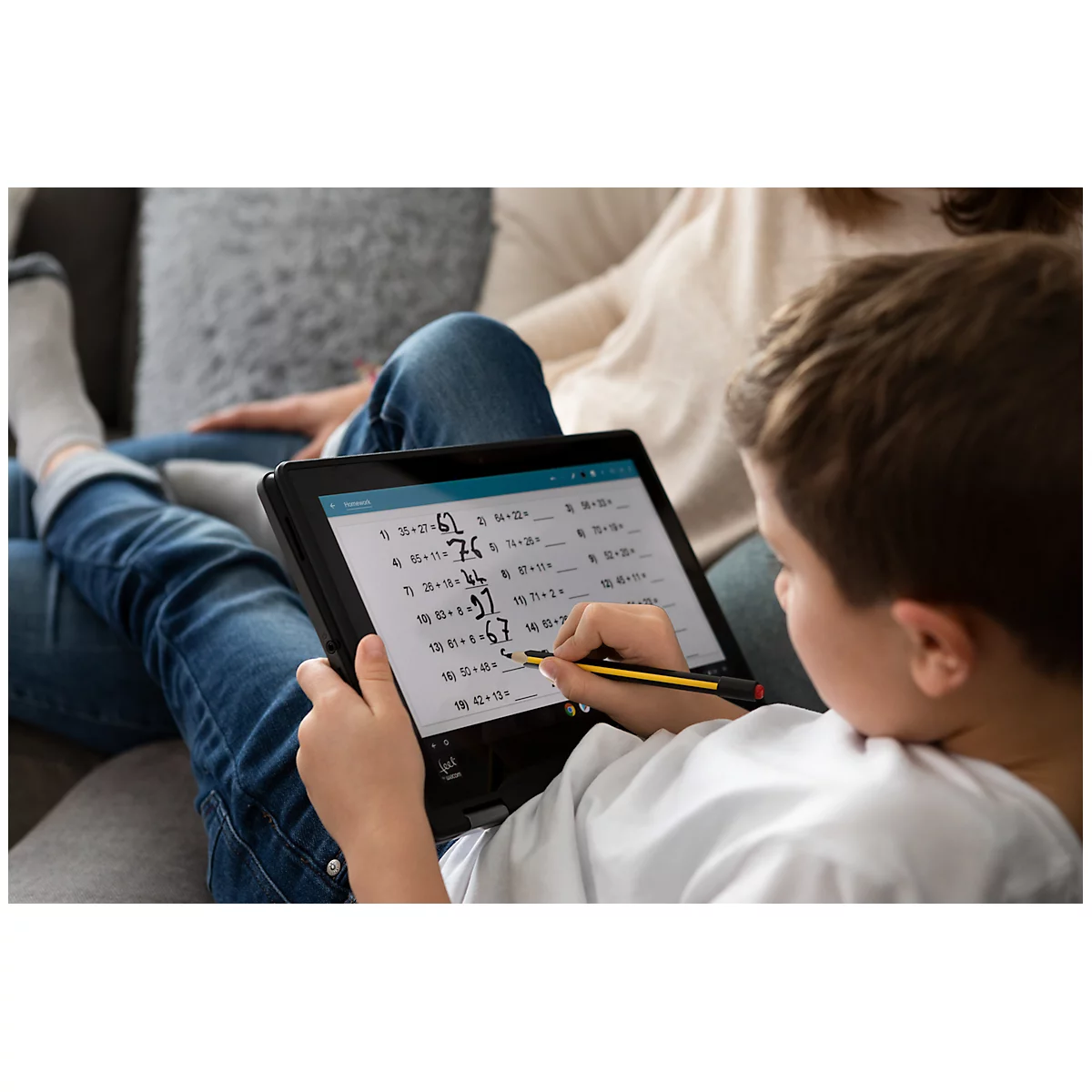 Stylus pen STAEDTLER Noris® Digital Jumbo, voor EMR-compatibele terminals, verwisselbare punt, 4096 drukniveaus, handpalmherkenning, digitale gum, driehoekig, duurzaam materiaal op houtbasis, zwart-geel