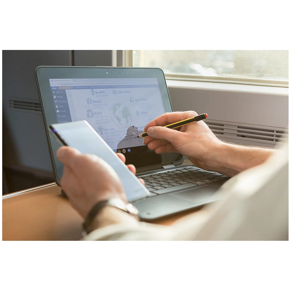 Stylus pen STAEDTLER Noris® Digital Jumbo, voor EMR-compatibele terminals, verwisselbare punt, 4096 drukniveaus, handpalmherkenning, digitale gum, driehoekig, duurzaam materiaal op houtbasis, zwart-geel
