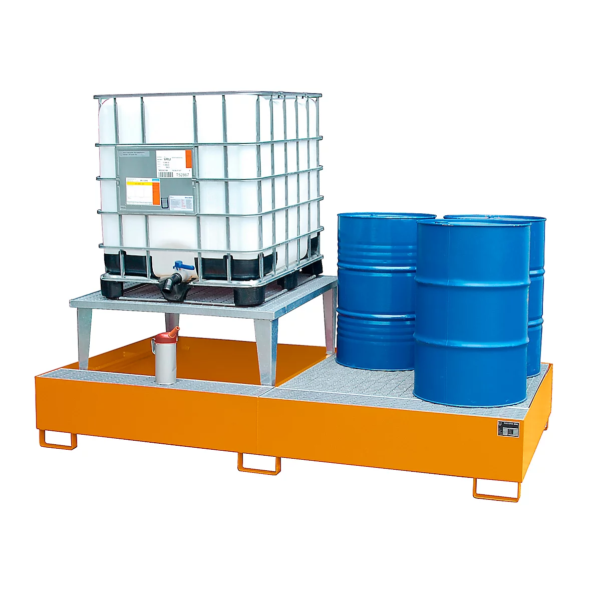 Yellow spill containment with fluid containers. A white tank and blue barrels are on it. For safe storage of hazardous substances.