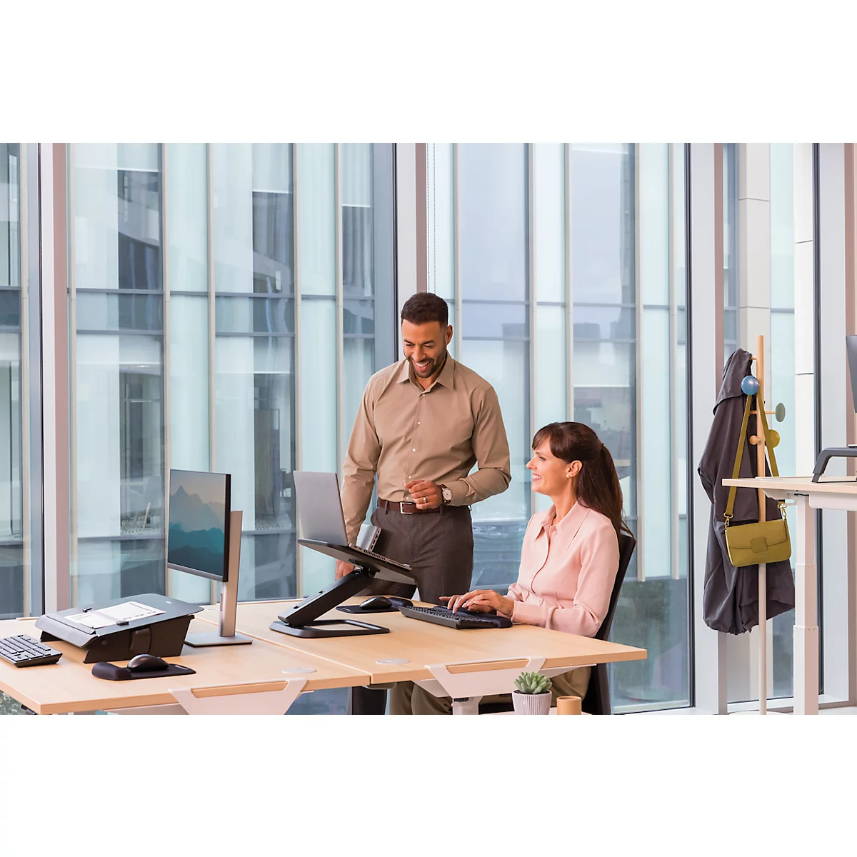 Support d'écran Fellowes Hana™ LT, pour 1 écran jusqu'à 22,6 kg, réglable en hauteur sur 3 positions, avec espace de rangement, L 560 x P 222 x H 102 mm, blanc