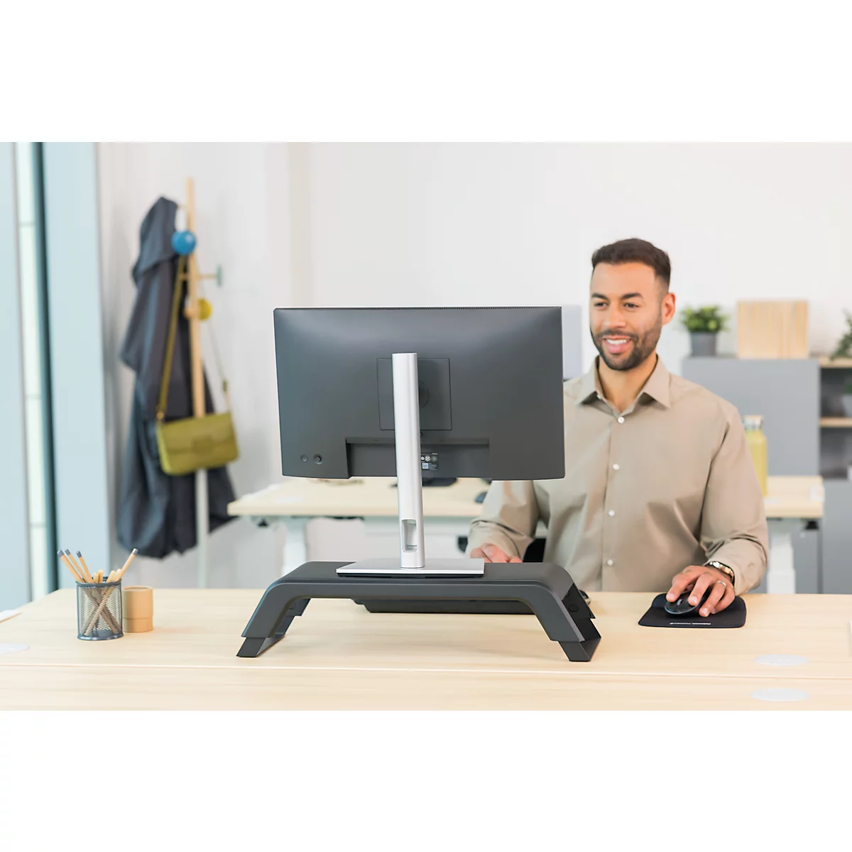 Support d'écran Fellowes Hana™ LT, pour 1 écran jusqu'à 22,6 kg, réglable en hauteur sur 3 positions, avec espace de rangement, L 560 x P 222 x H 102 mm, noir