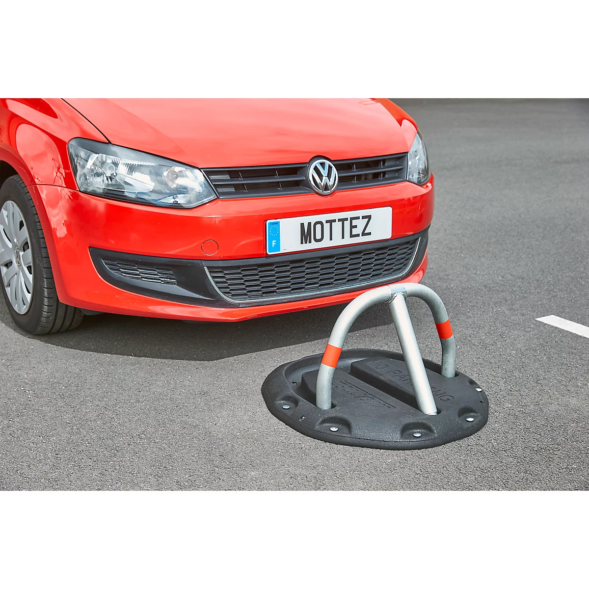 Support de parking avec socle en caoutchouc Mottez, serrure à cylindre européen, L 680 x P 720 x H 400 mm