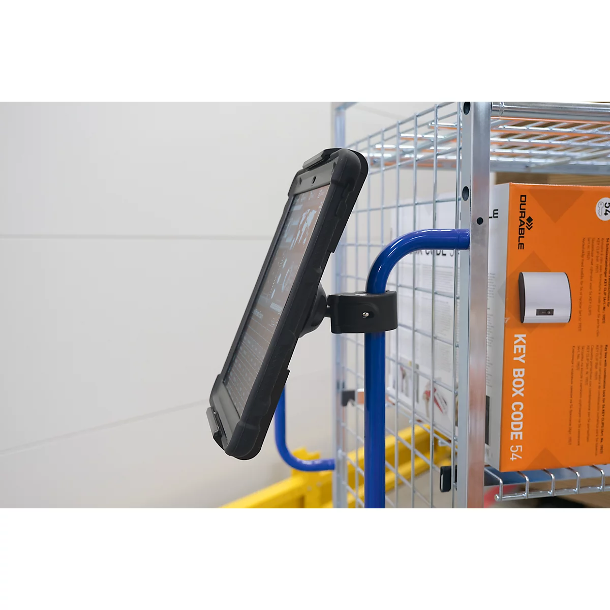 Support pour tablette Durable TOUGH CLAMP XL, pour 1 tablette de 7 à 13', montage sur étagères/tables, pivotant à 360°, inclinable/pivotant, avec pince, noir