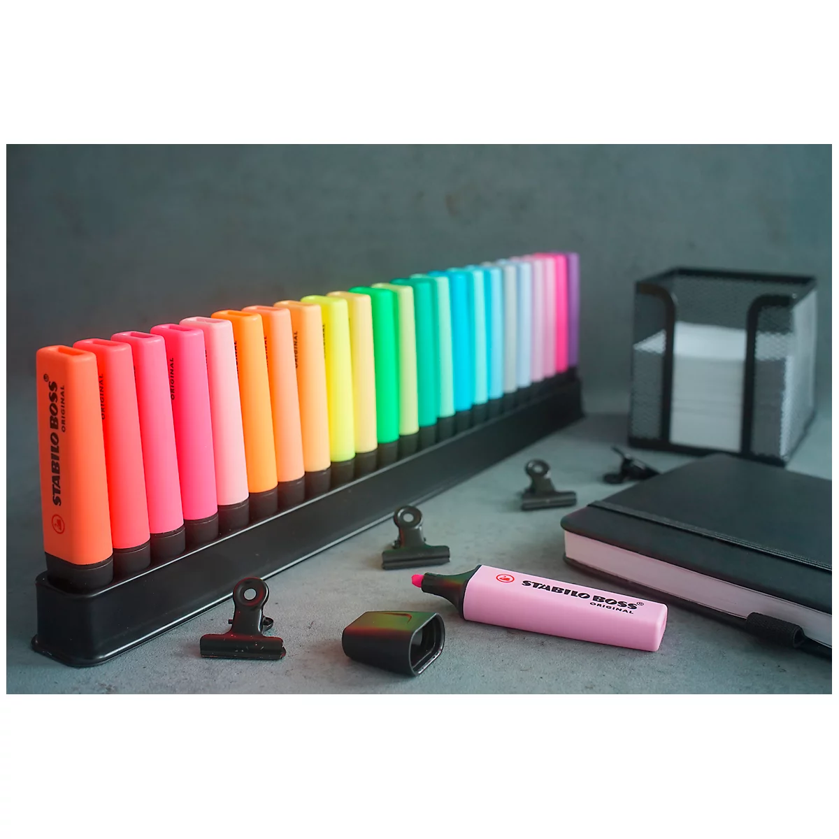 Surligneur Stabilo Boss Original, 23 pièces, avec présentoir, largeur de trait 2-5 mm