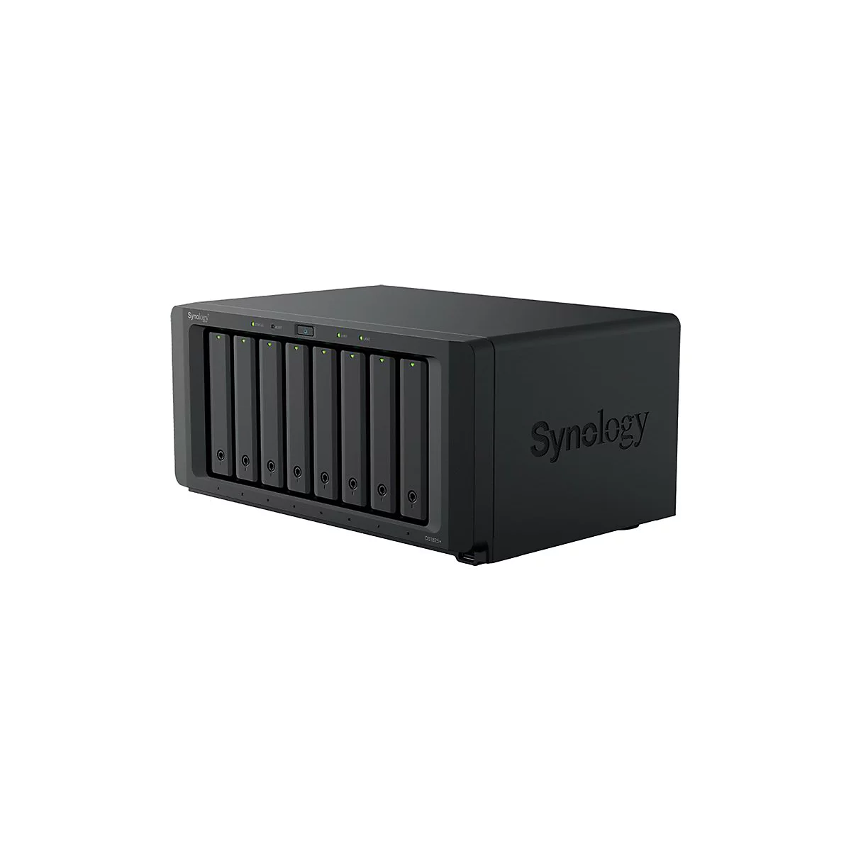 Schwarzes Synology NAS-Gerät. Frontseite mit Schlitzen für Festplatten, Logo rechts.