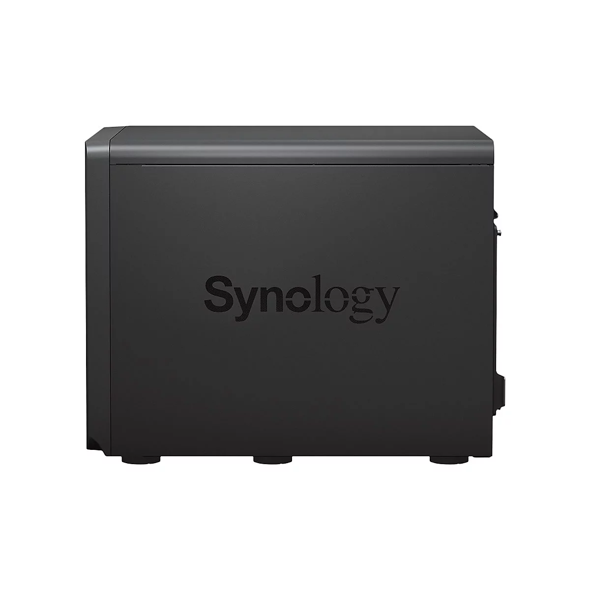 Appareil NAS Synology noir. L'inscription "Synology" est sur le devant.